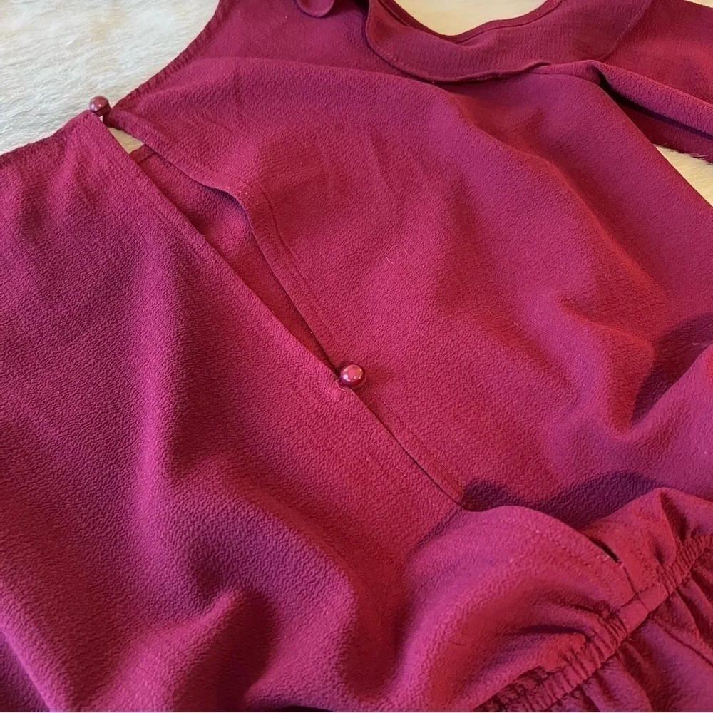 BEBOP Maroon Cold Shoulder Ruffles XS Elastic Waist Short Romper Crape Buttons
